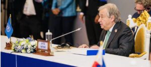 الأمين العام أنطونيو غوتيريش يخاطب قمة رابطة أمم جنوب شرق آسيا (آسيان) - الأمم المتحدة في بنوم بنه ، كمبوديا.