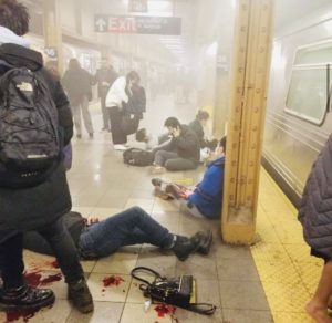 صورة للمصابين في حادث اطلاق النار فئ محطة القطار 