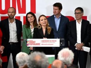 الجبهة الشعبية الجديدة التي تضم أحزاب اليسار خلال مؤتمر صحافي لتقديم برنامجها الانتخابي في باريس. 14 يونيو 2024 - AFP