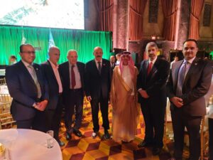 معالي السفير عبد العزيز بن محمد الواصلسعادة نائب المندوب الدائم المستشار محمد بن عبد العزيز العتيق